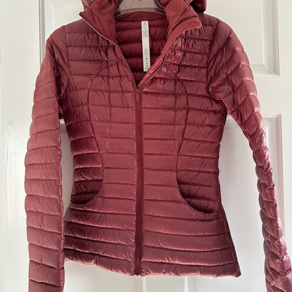 Lululemon pack it Down JacketSize 2 New never worn. With original tag.Was $198